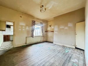 Dining Room- click for photo gallery